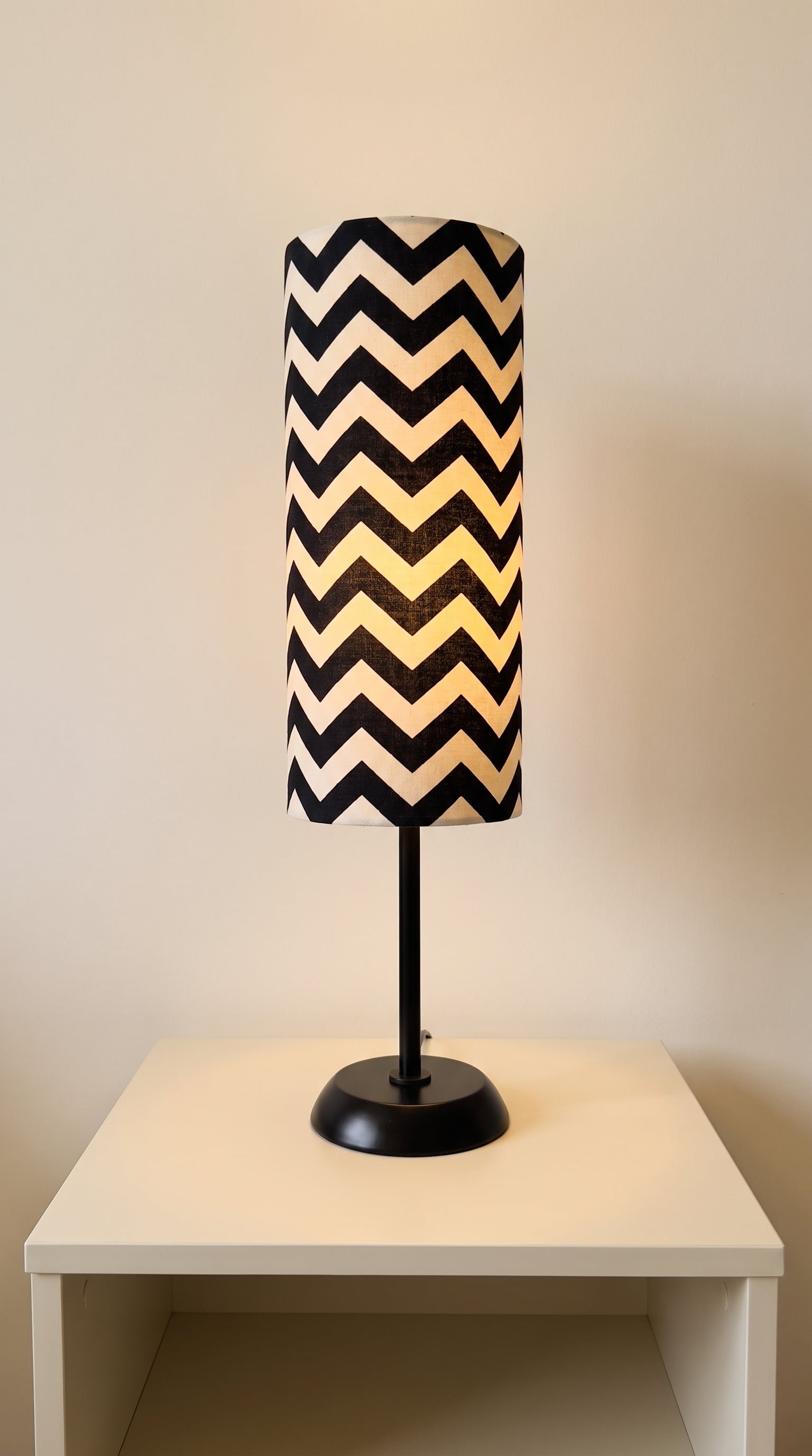 The Zig Zag Noir Lamp